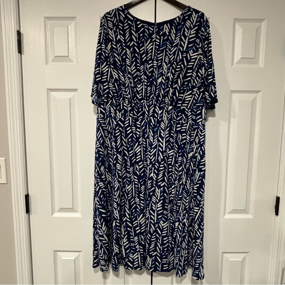 North Style Women’s Navy & White Patterned Short Sleeve Dress 20W Zipper